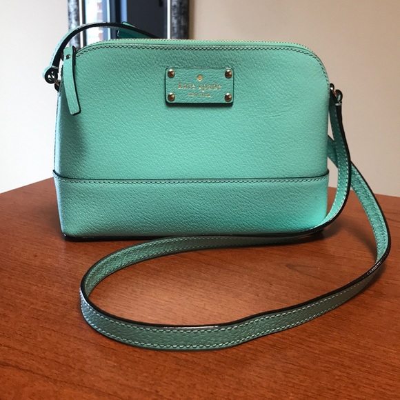 kate spade Handbags - Kate Spade Crossbody